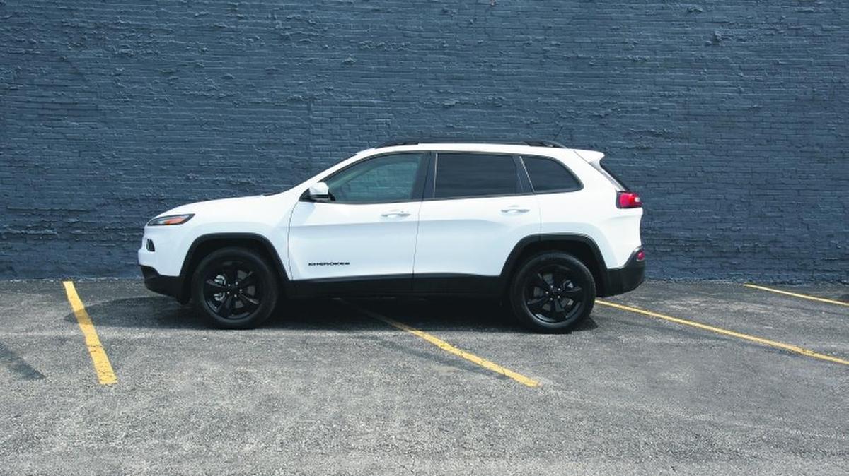 
The 2015 Jeep Cherokee Latitude 4x4
