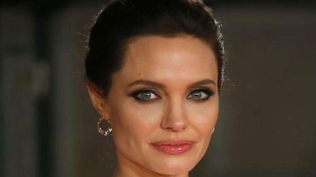 
Angelina Jolie 
