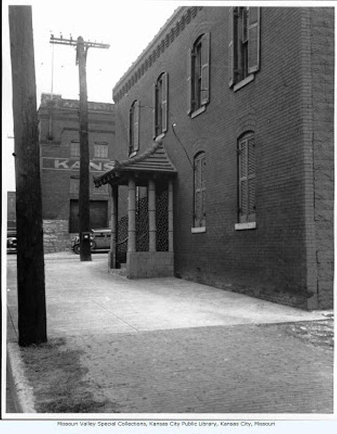 Annie Chambers’ infamous house of ill-repute at Wyandotte and Third streets featured concrete columns resembling bamboo.