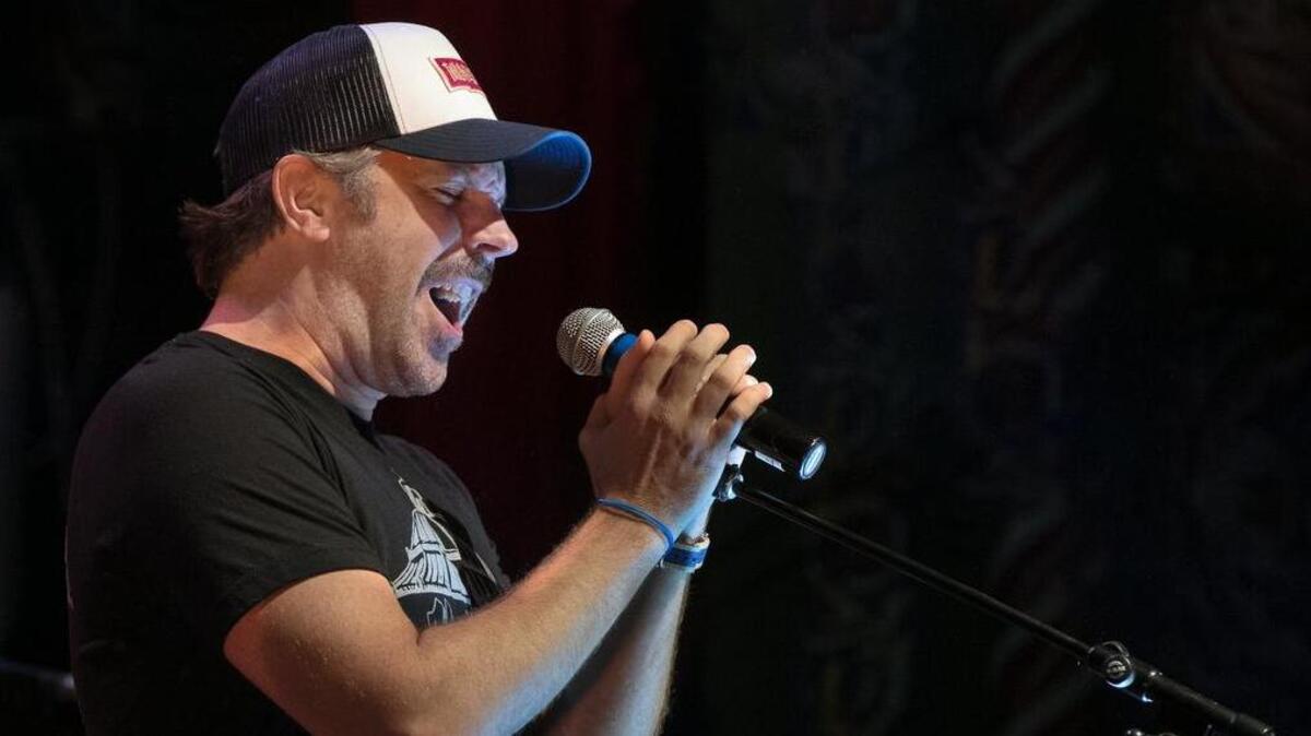 Jason Sudeikis will return this year to host Thundergong, a benefit concert for Steps Of Faith foundation, at Uptown Theater.