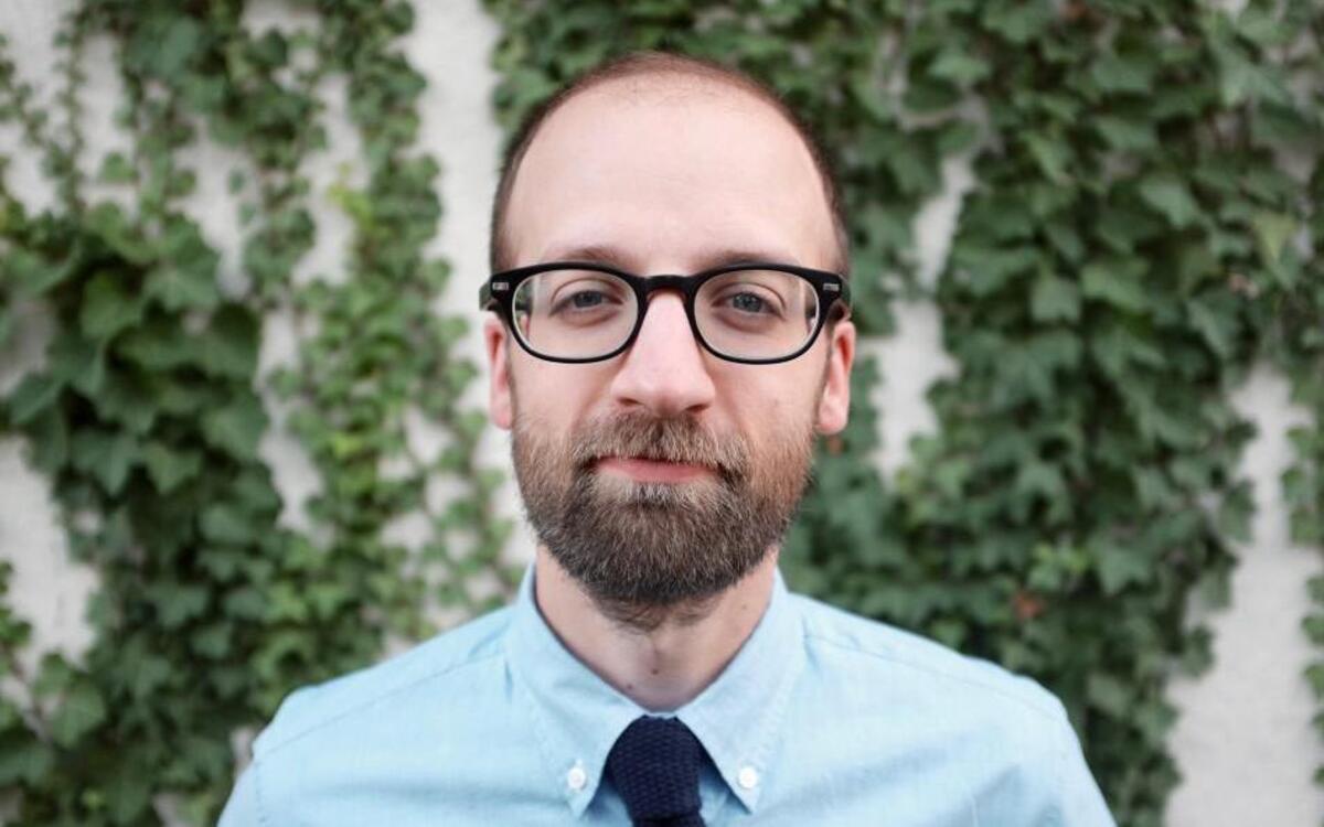 Cote Smith set his debut novel, “Hurt People,” in Leavenworth, his hometown.