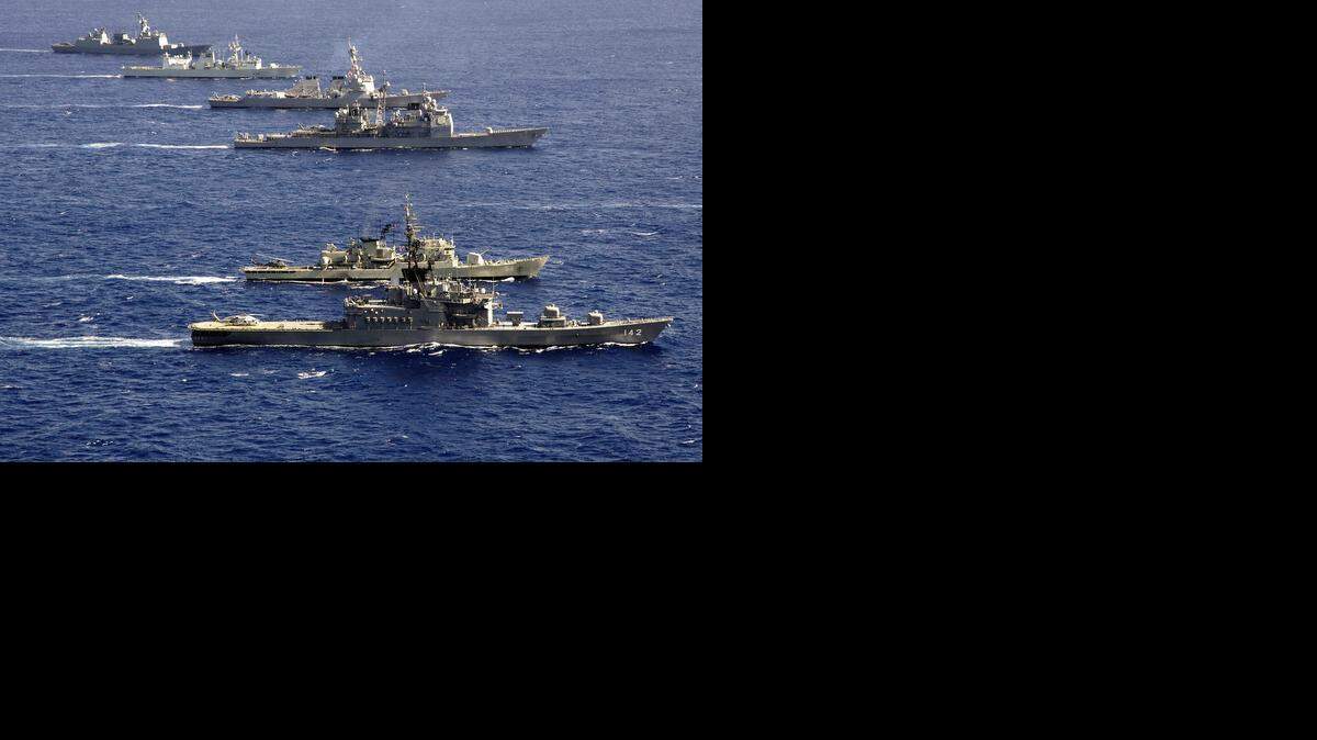 
Scientist Ken Balcomb came to suspect that the Navy’s high-decibel sonar tests, which have been blamed for harming marine mammals, had caused several whales to beach themselves in the Bahamas in March 2000. The book “War of the Whales” tells the story of Balcomb’s findings.
