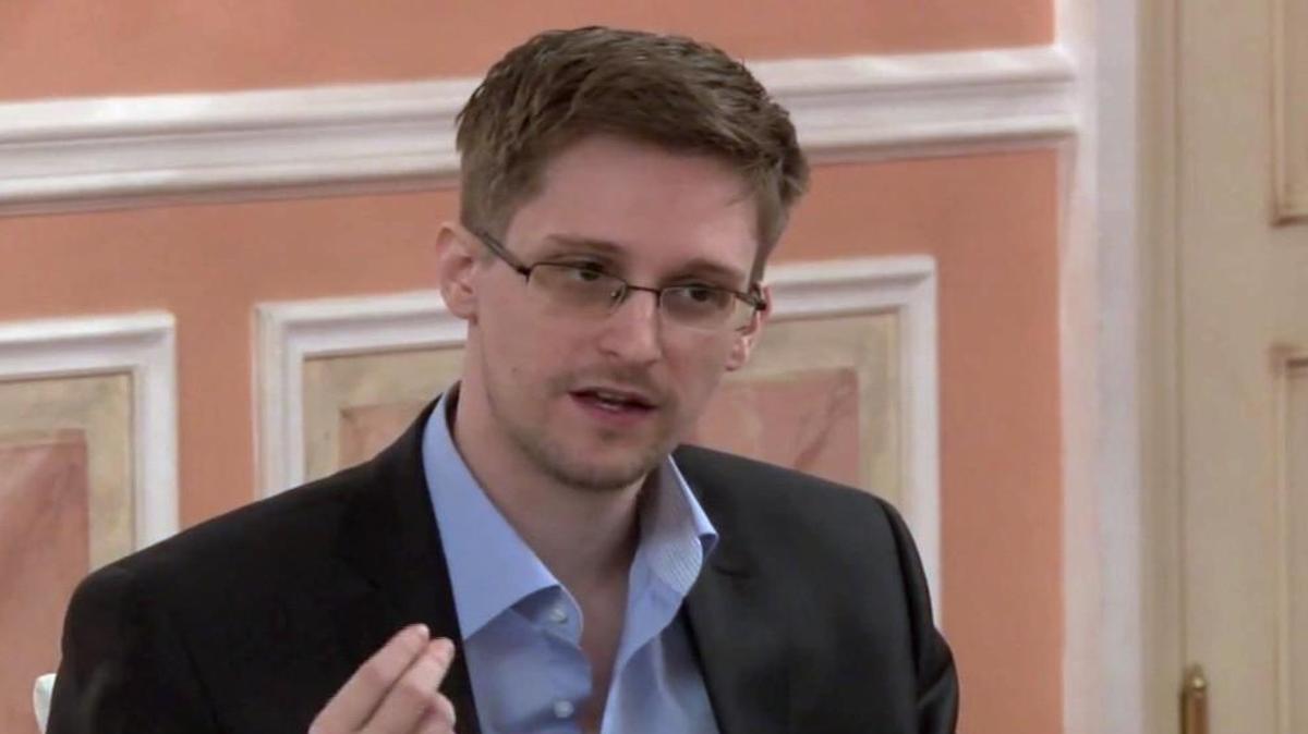 Edward Snowden (shown in Moscow in 2013) is the subject of Edward Jay Epstein’s “How America Lost Its Secrets.”