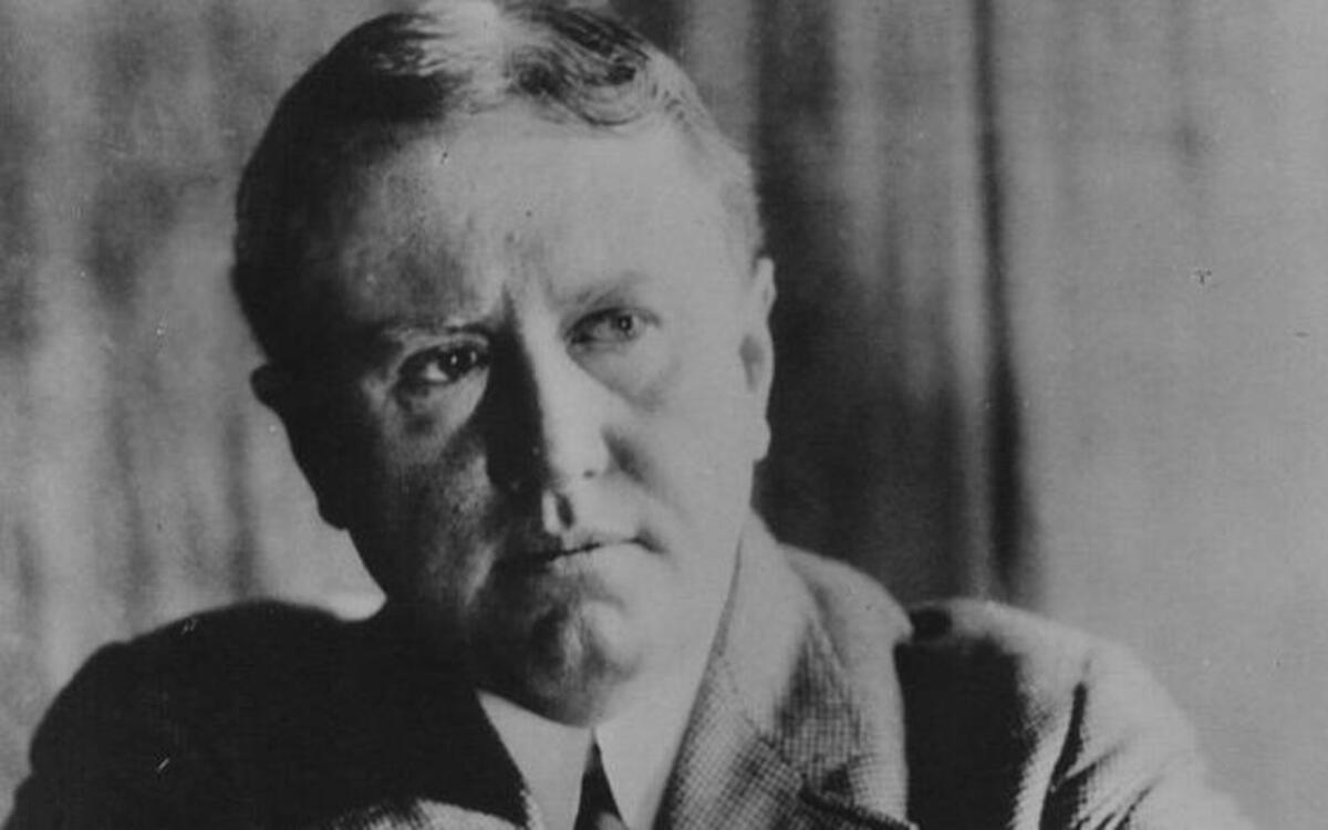 
American author William Sydney Porter wrote under the pen name of O. Henry. An annual prize named after him recognizes outstanding short stories.
