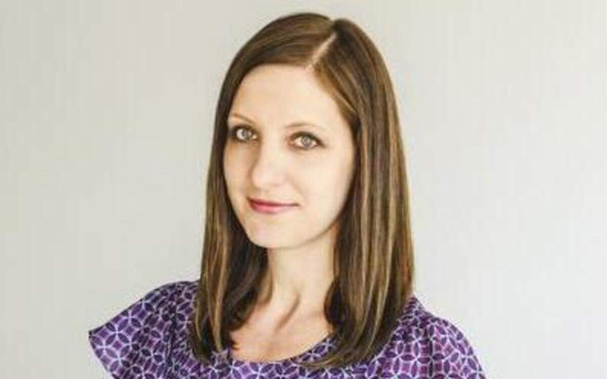 
Laura McHugh
