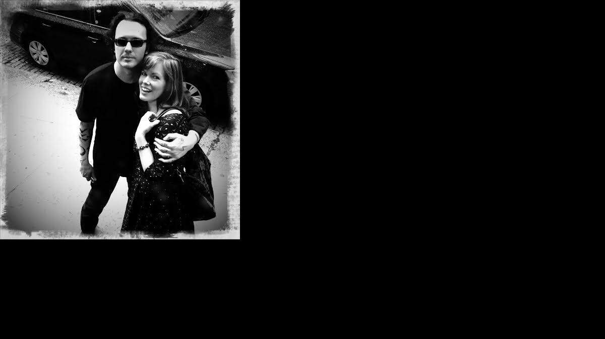 
Damien Echols and Lorri Davis have compiled letters they wrote to each other while he was in prison.
