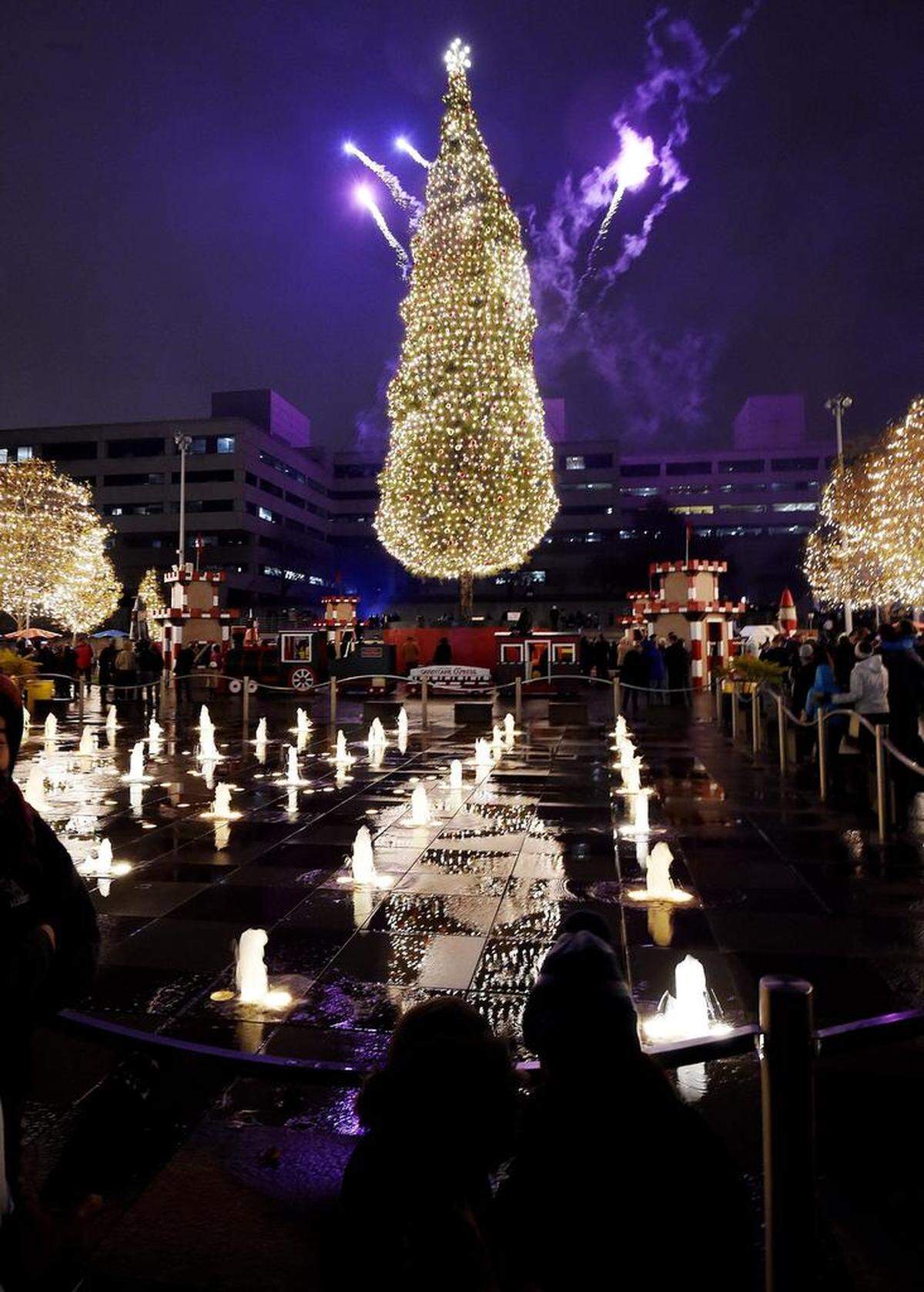 The Mayor’s Christmas Tree is a symbol of the Mayor’s Christmas Tree Fund, which is dedicated to assisting the city’s less fortunate.