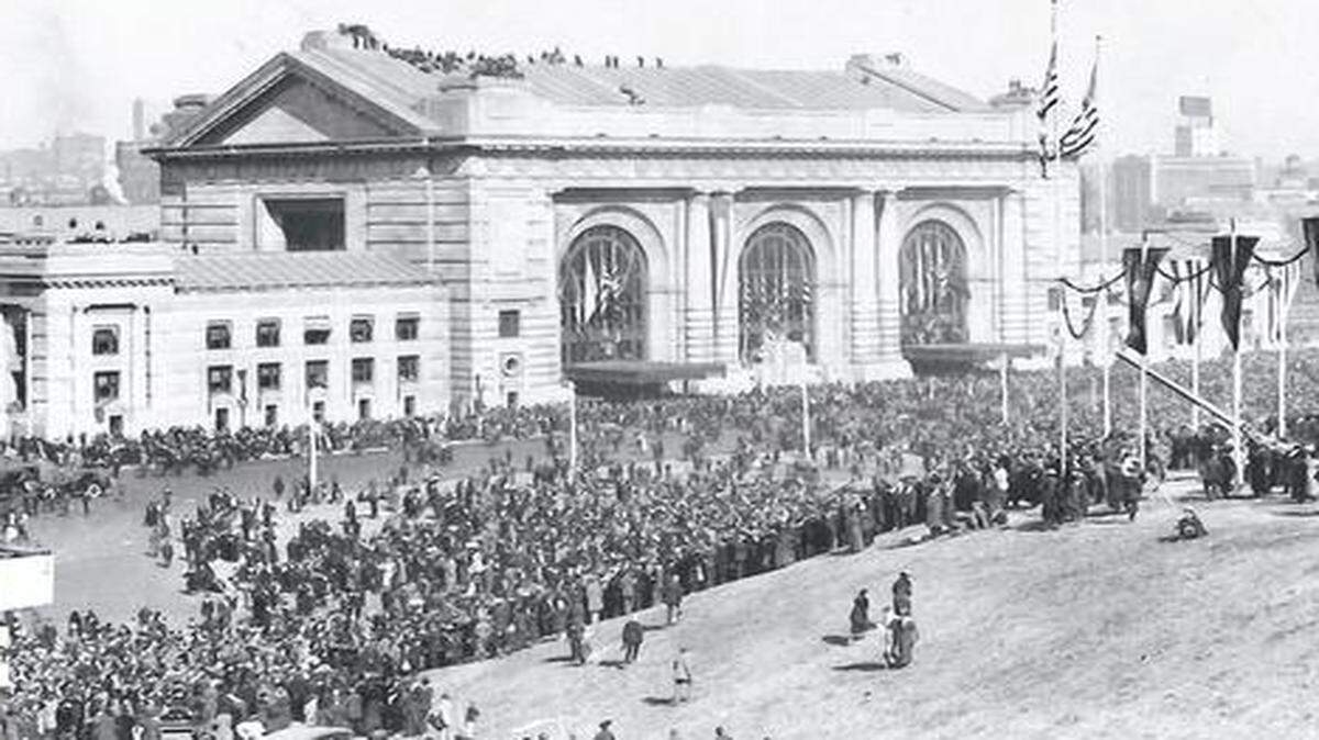 
Union Station Centennial Kickoff: 5 p.m.-9 p.m. Friday, Sept. 5 … Union Station, one of Kansas City’s most prominent landmarks, opened in 1914. Friday’s celebration is the first in a series of events that will commemorate the building’s 100th anniversary. Thousands of people will attend Friday’s free event solely to hail an appearance by Kansas City Chiefs’ players, coaches and cheerleaders in advance of the team’s home opener on Sunday. The sports enthusiasts are likely to be amazed by the subsequent performance by Quixotic. The troupe’s multimedia presentation at the historic site promises to be spectacular. The festivities will conclude with a fireworks display.  Union Station. 816-460-2020. unionstation.org/100years. Free.


