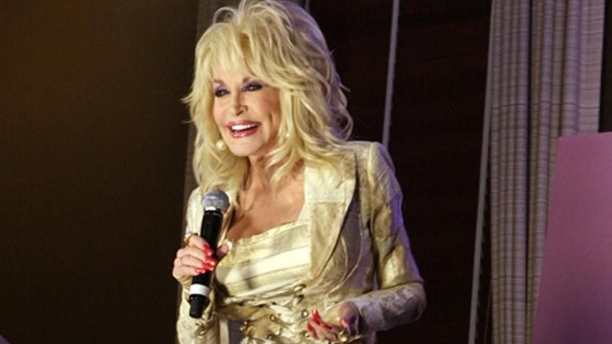 Dolly Parton’s dinner shows in Branson and elsewhere are dropping the word “Dixie” from the title.