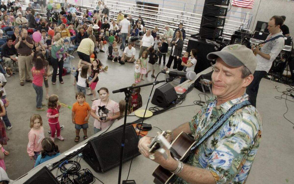 
Jim Cosgrove (aka Mr. Stinky Feet, left) and Kevin Dolan (“Dino O’Dell”) performed at Jiggle Jam every year since it started in 2008.
