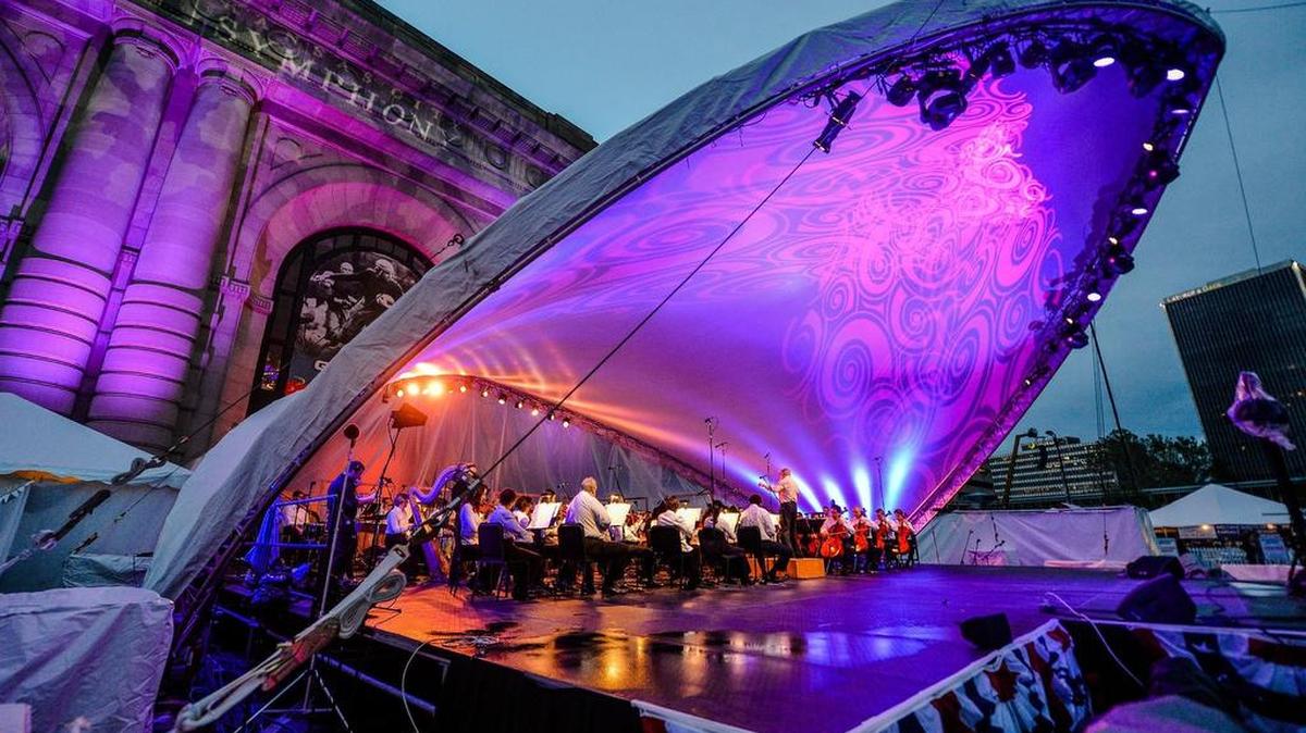 In addition to its The Kansas City Symphony performed on Sunday, May 24, 2015, during the Celebration at the Station at Union Station in Kansas City. Memorial Day weekend events soldiered on despite several rounds of drenching rain.