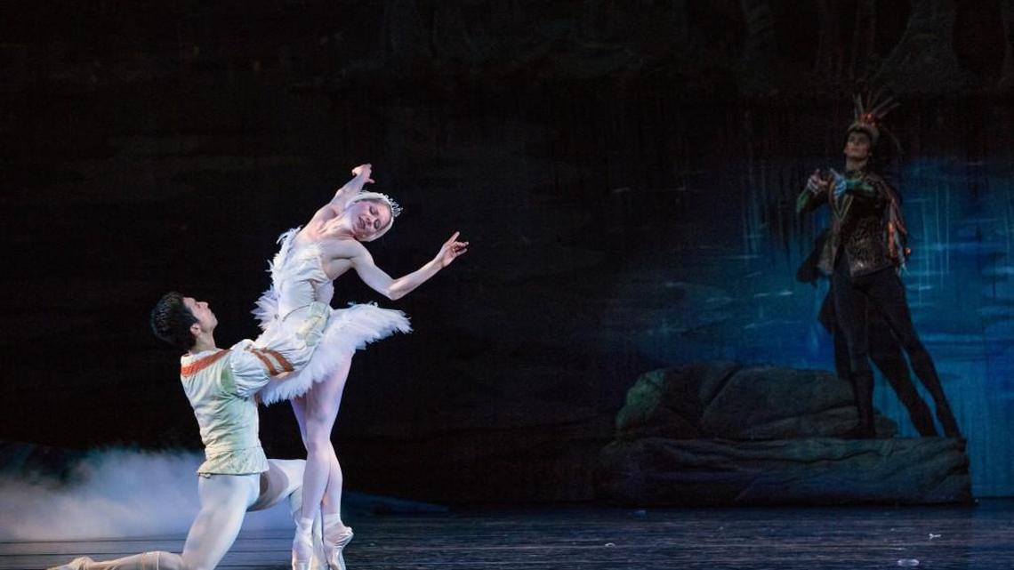 Kansas City Ballet dancers Molly Wagner and Liang Fu in “Swan Lake” on Feb. 18, 2016.