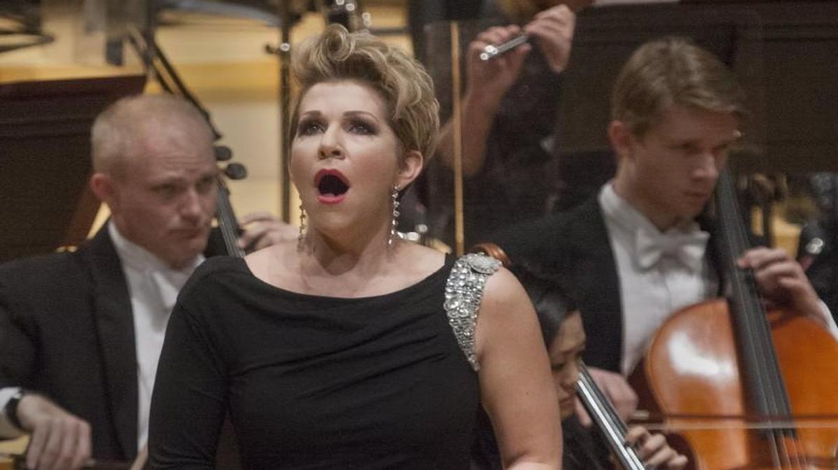 Kansas native Joyce DiDonato will perform with the Kansas City Symphony in March 2018, singing “La Mort de Cléopâtre” by Hector Berlioz and a selection of songs by Bernstein.