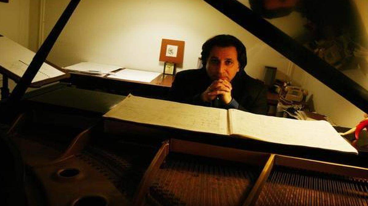 
Composer Richard Danielpour’s clarinet concerto "From the Mountaintop" deals with the American civil rights movement, but it shares with his Persian works a concern for victims of injustice. Of the concerti he’s written, it’s among his favorites.
