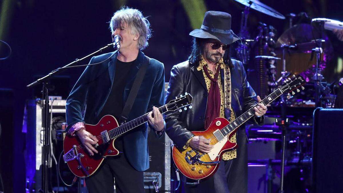 Neil Finn, left, and Mike Campbell of Fleetwood Mac