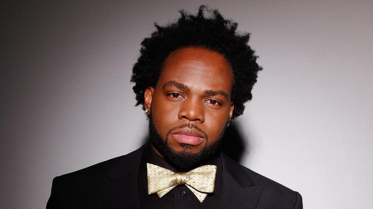 
Dwele
