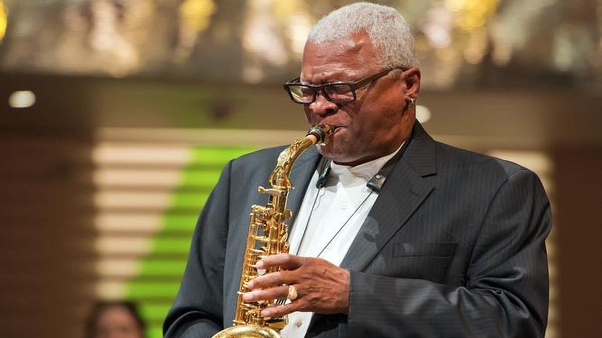 When saxophonist Bobby Watson (above) chose his band for his coming Folly show, he called on bassist Curtis Lundy, a longtime friend and composer.