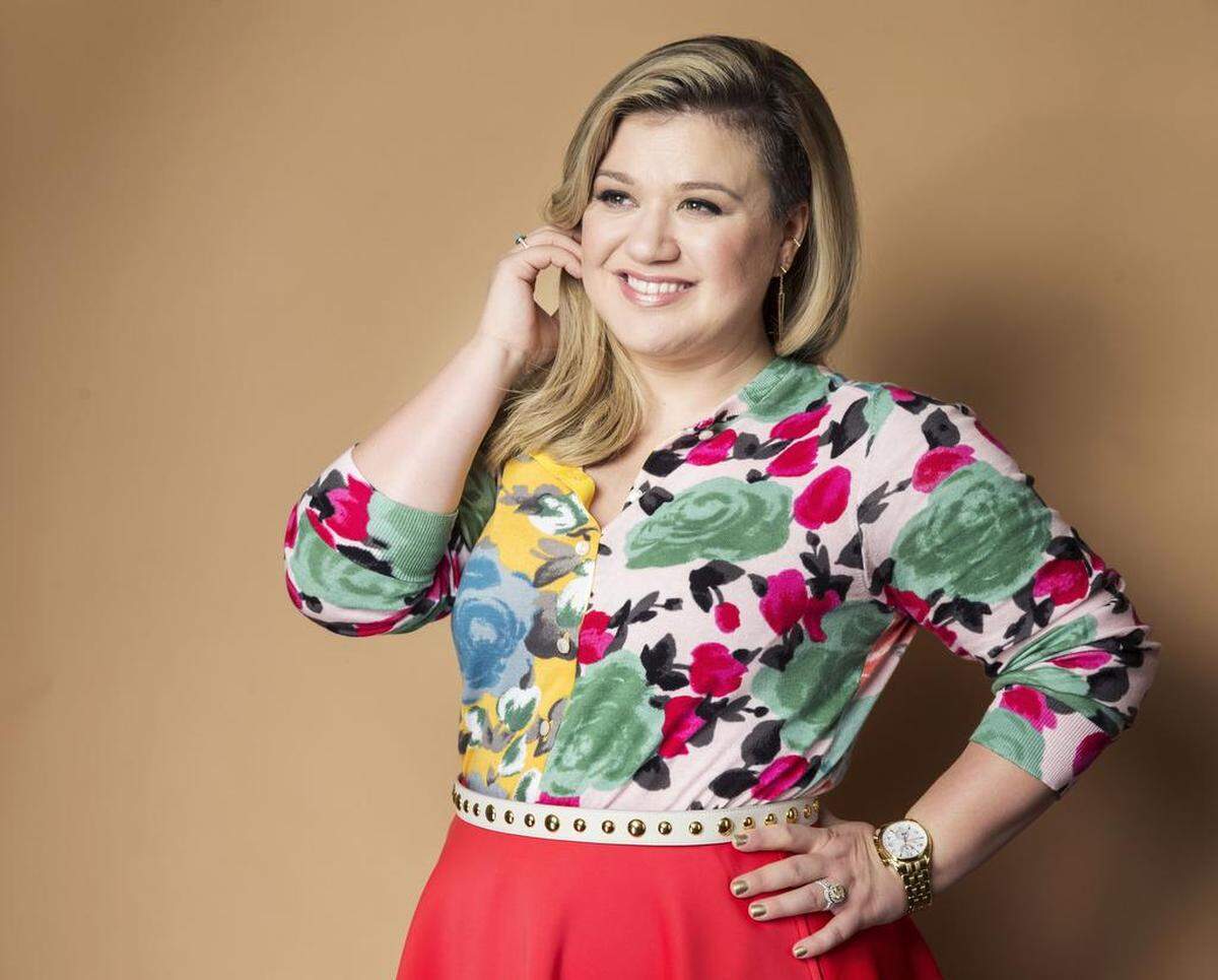 Kelly Clarkson will perform at Intrust Bank Arena on Saturday.