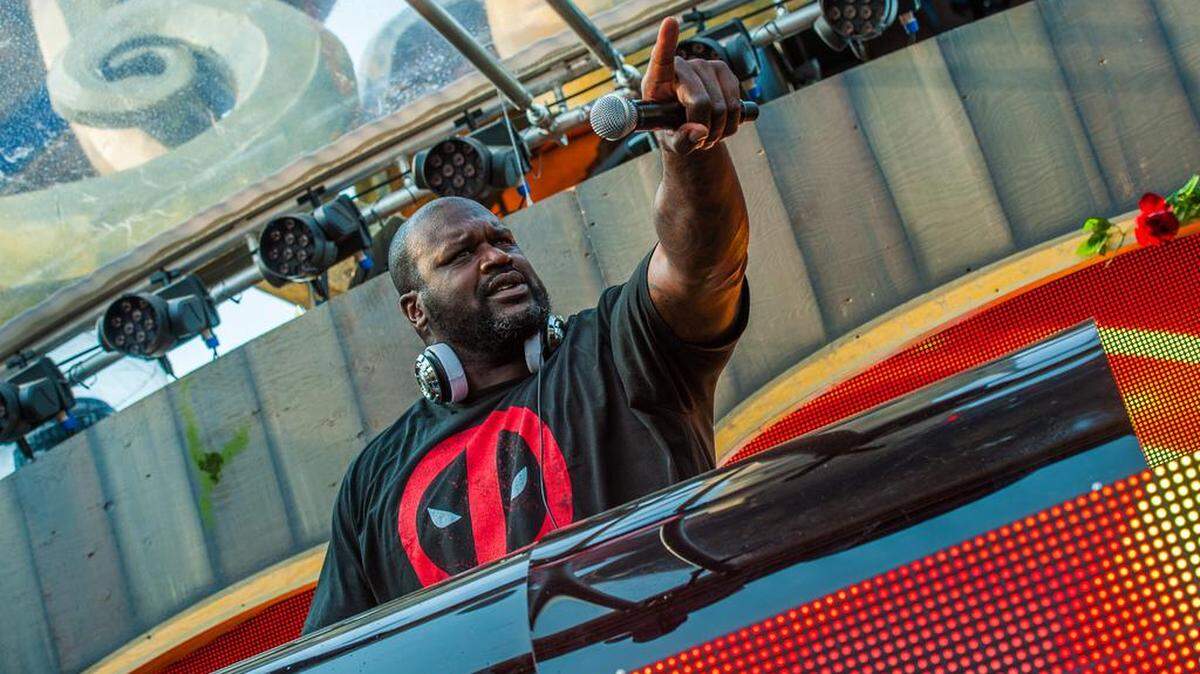 Shaquille O’Neal (aka “DJ Diesel”) will perform at KU’s Late Night in the Phog basktball showcase at Allen Fieldhouse in Lawrence next month.