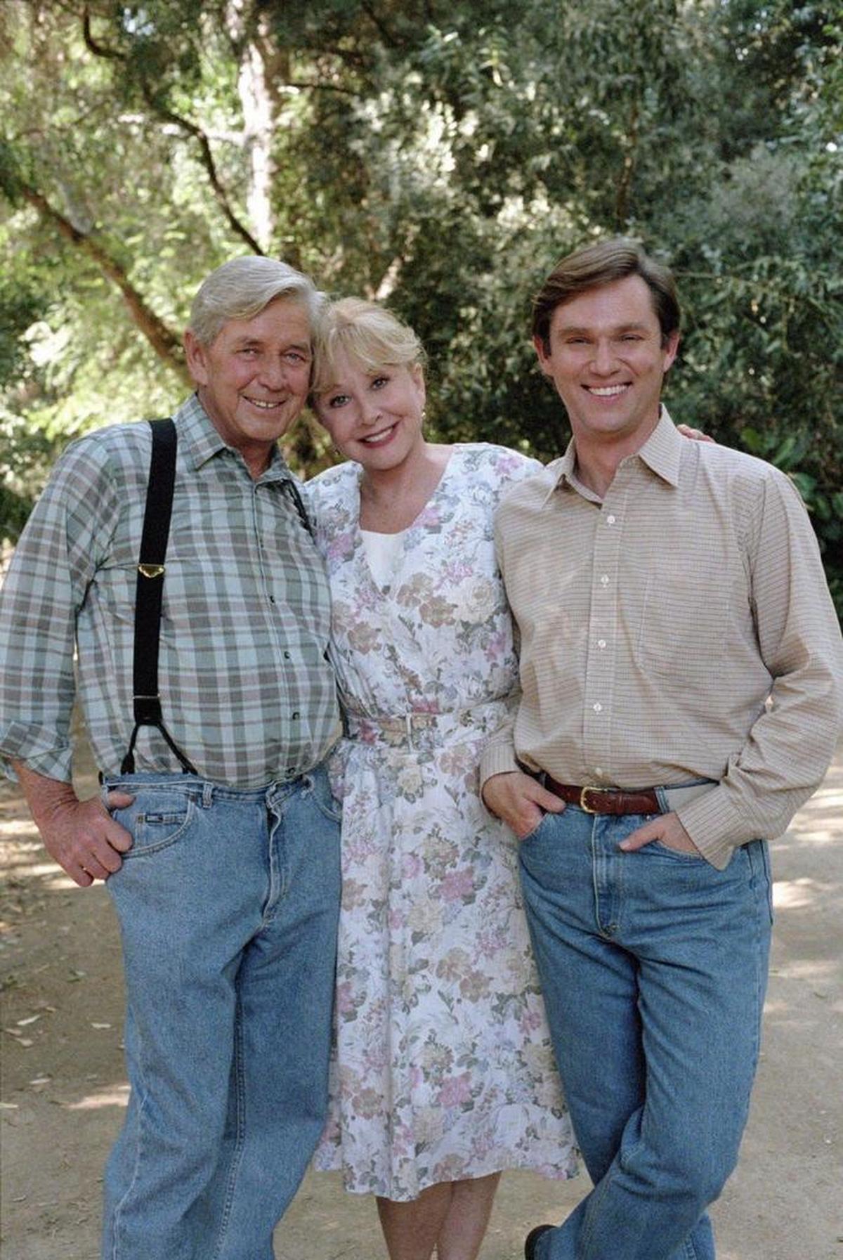 On “The Waltons,” Ralph Waite and Michael Learned starred as John and Olivia Walton, and Richard Thomas was their son, John-Boy.