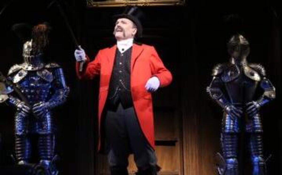 
Jefferson Mays delivers a tour de force performance as eight murder victims in the farcical “A Gentleman’s Guide to Love & Murder.”


