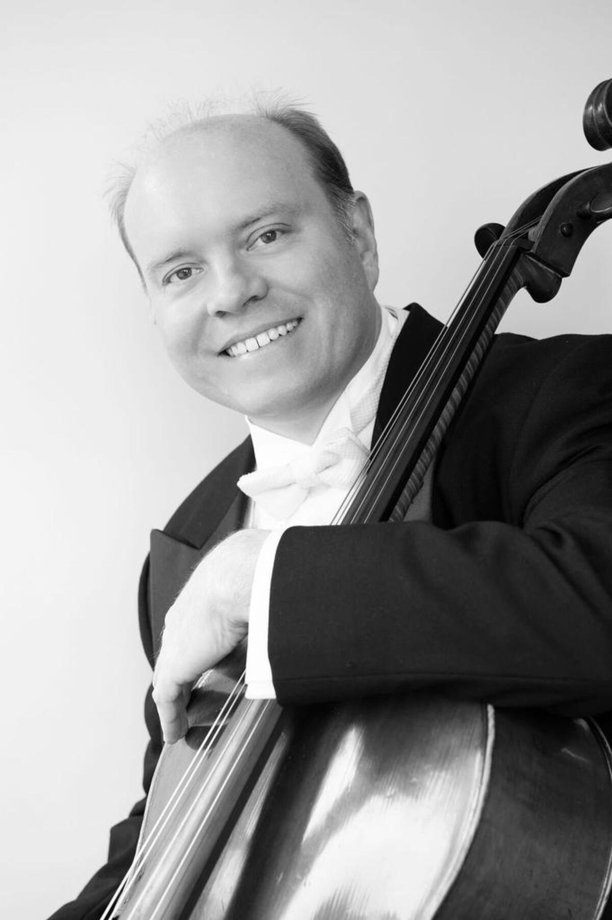Cellist Michael Mermagen will play on “A Winters Tale.”