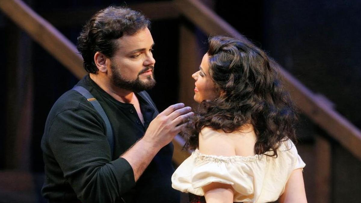 Rafael Davila is Don Jose and Zanda Švēde is Carmen in the Lyric Opera of Kansas City’s production of “Carmen.”
