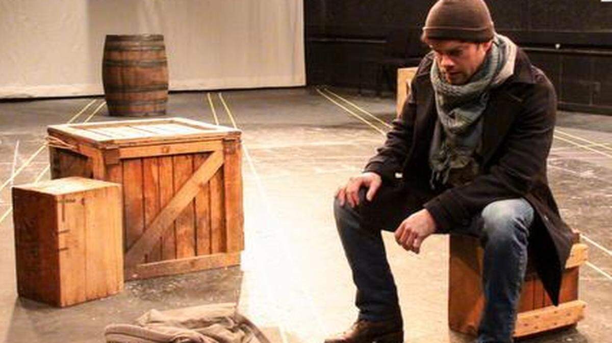 
Kyle Hatley, the Kansas City Repertory Theatre’s resident director, will perform the one-man “An Iliad,” a retelling of Homer’s ancient epic.
