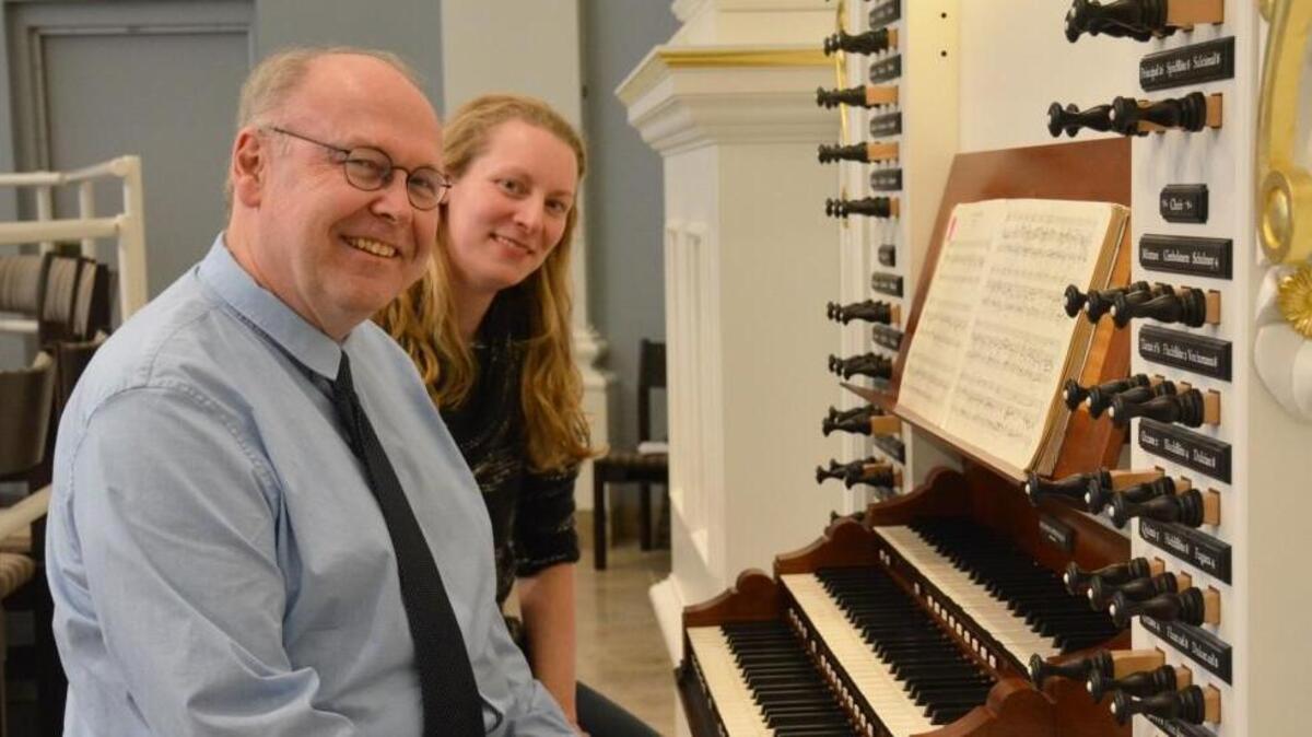 Michael Bauer and Elisa Williams Bickers, at Village Presbyterian Church’s Opus 22 organ, will be among the performers at this year’s Bachathon on April 15.