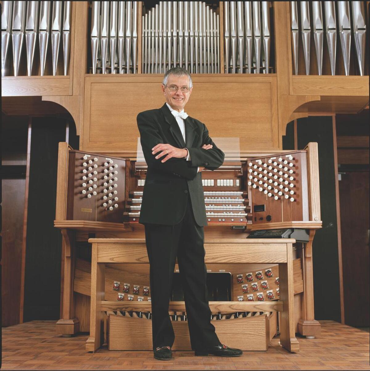 Hector Olivera will give a recital on July 6 at Cathedral of the Immaculate Conception.