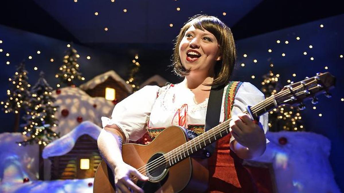 Shanna Jones is playing her own version of Christmas songs as part of the Kansas City Repertory Theatre’s “Santaland Diaries” show.
