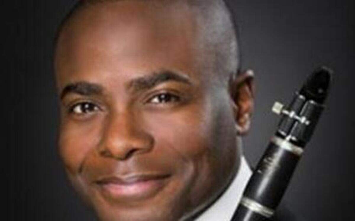 
Friday night in Helzberg Hall, Anthony McGill, principal clarinetist for the New York Philharmonic, made his Kansas City debut with a purposeful and captivating performance, embodying the dynamic role. 
