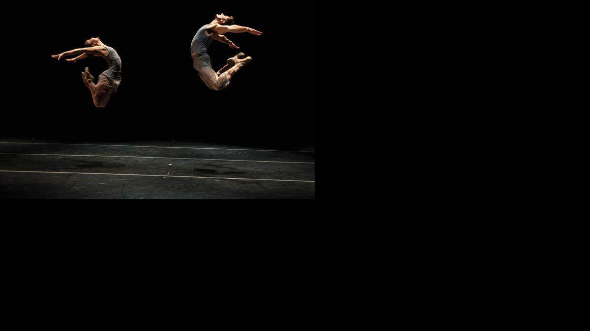 
Sarah Chun (left) and Ryan Jolicoeur-Nye of the Owen/Cox Dance Group will perform Saturday in the collaborative “Memory Palace” at the Spencer Theatre at the University of Missouri-Kansas City. 
