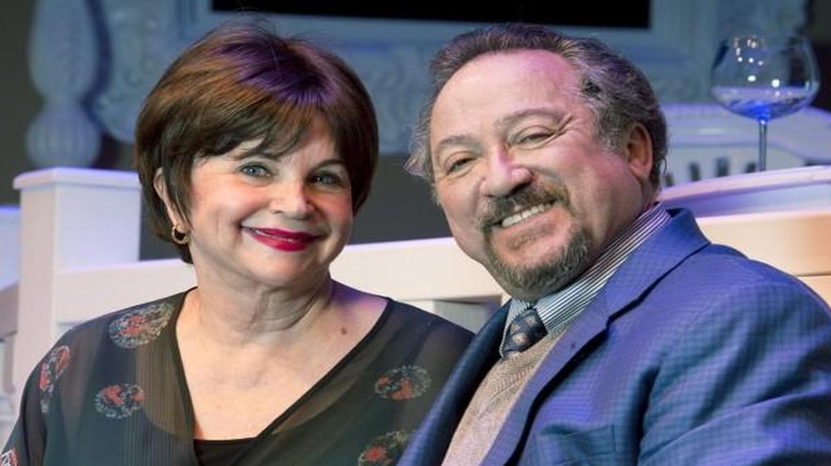 “Laverne & Shirley” stars Cindy Williams and Eddie Mekka, who starred in the New Theatre’s “Beau Jest,” will return for “Barefoot in the Park.”