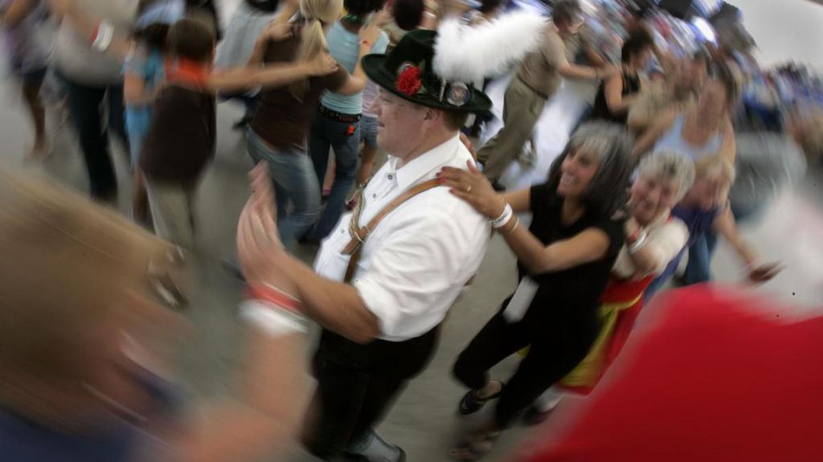 Oktoberfest at Crown Center features traditional German music, food, dance and beer.