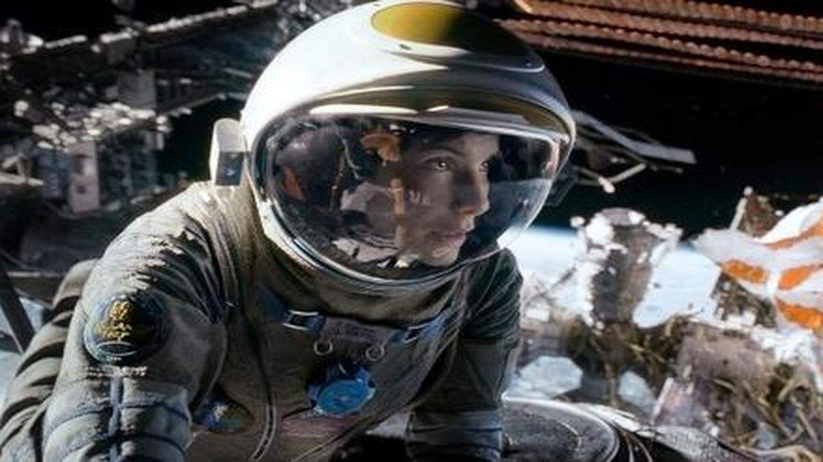 
Sandra Bullock’s “Gravity” was the type of event movie that draws filmgoers to buy pricier 3-D tickets.

