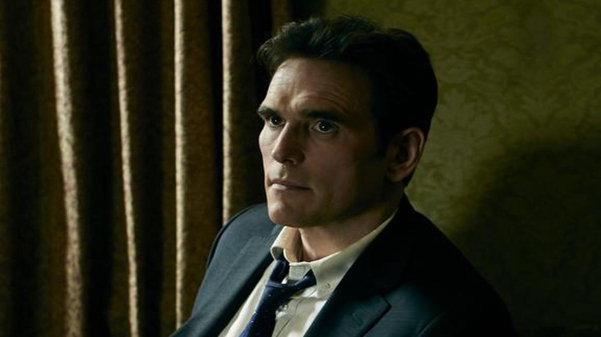 
Matt Dylan wears his suit and his confusion well as a Secret Service agent trapped in a creepy town in Fox’s “Wayward Pines.”
