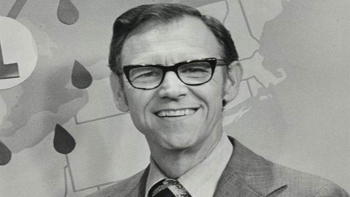 
Dan Henry, longtime weatherman at WDAF, died Saturday at age 89. Henry did weather at WDAF from the 1960s to the early 1990s, the station said.
