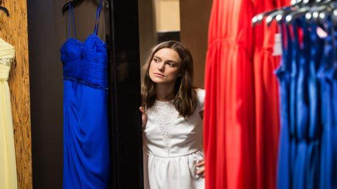 
Megan (Keira Knightley) helps her new best friend shop for a prom dress, reliving a bit of her own adolescence.
