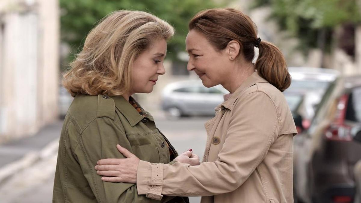 Catherine Deneuve (left) and Catherine Frot play characters, seemingly opposites, who reconnect in “The Midwife.”