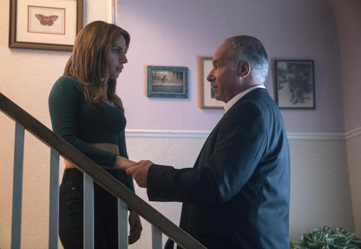 In “A Star Is Born,” Ally (Lady Gaga) lives with her dad (Andrew Dice Clay), who runs a limousine service out of their home.