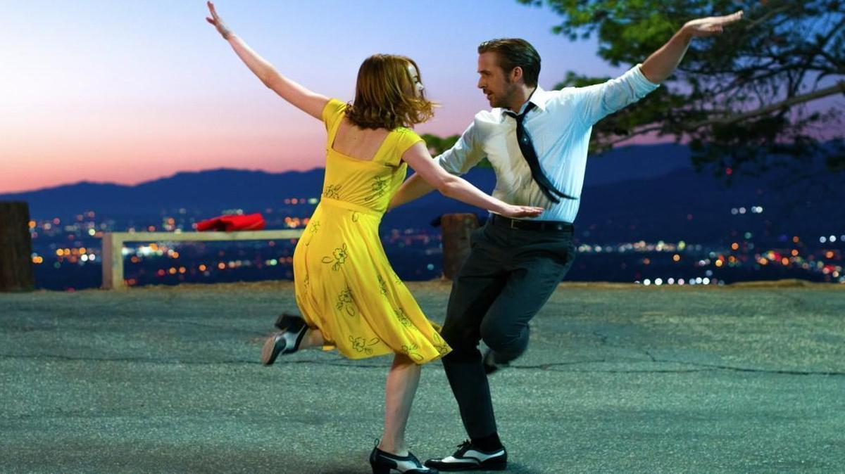 In “La La Land,” a wide-eyed aspiring actress meets a curmudgeonly jazz pianist. Seeing that they’re played by Emma Stone and Ryan Gosling, of course they hit it off. The Academy Awards are watching.