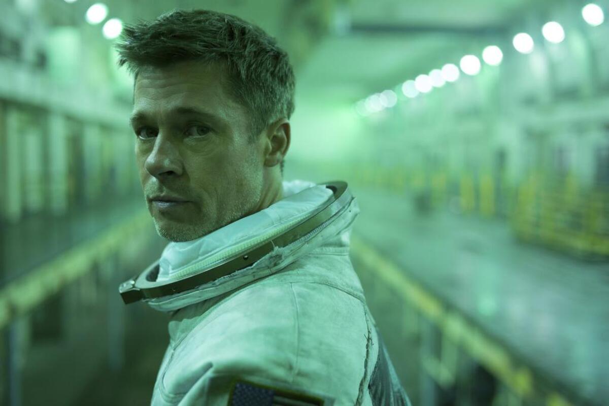 An astronaut (Brad Pitt) goes on a dangerous mission to uncover the truth about his missing father and a doomed expedition.