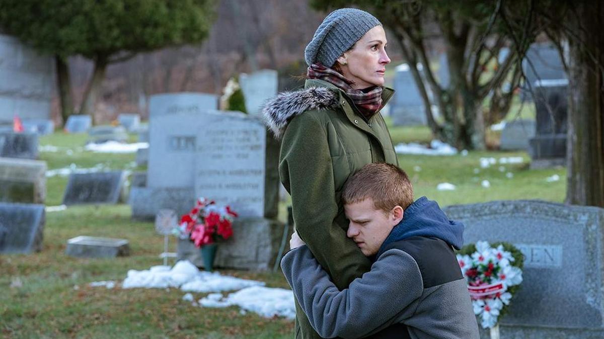 In “Ben is Back,” Julia Roberts is a mother with definitely mixed feelings about the return of her son (Lucas Hedges).