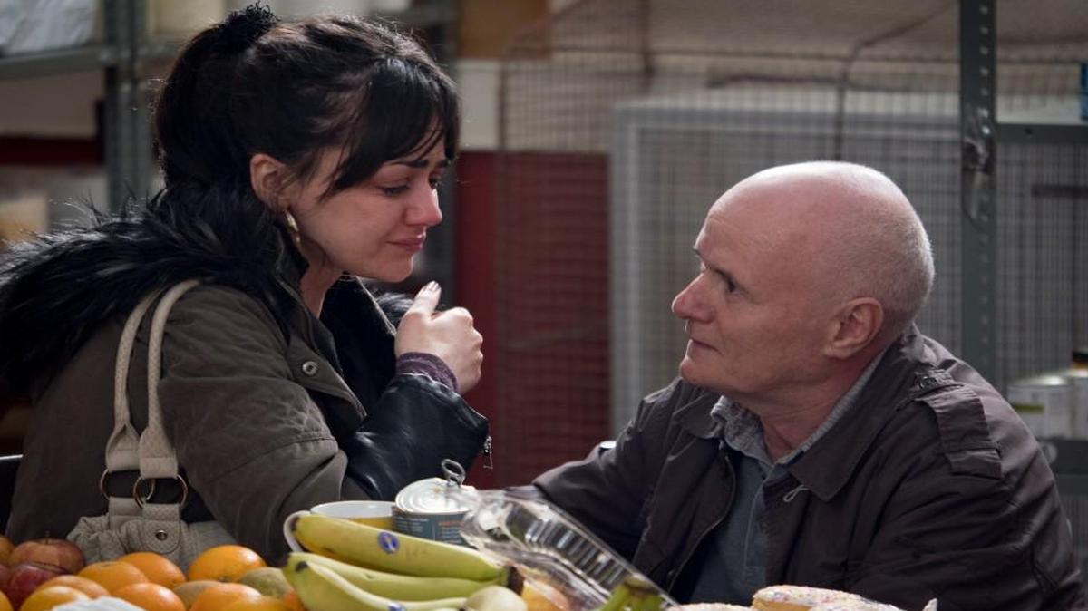An aging construction worker (Dave Johns) is trying to get his career and life back on track. He takes a similarly situated mother (Hayley Squires) under his wing.