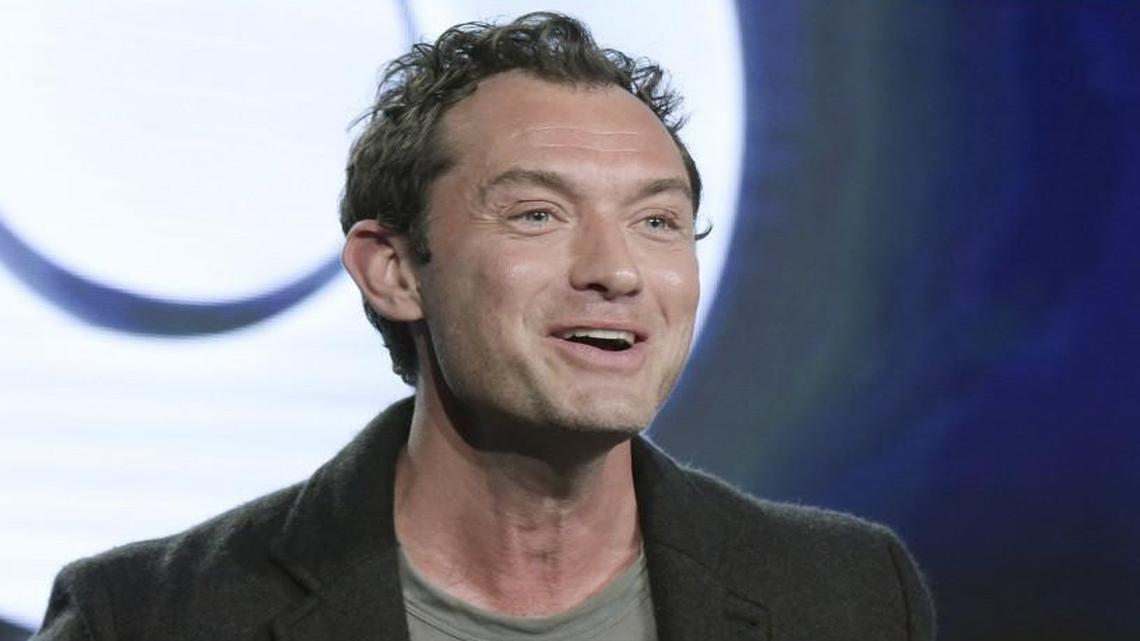 Jude Law will play young Albus Dumbledore in the next “Fantastic Beasts” installment.