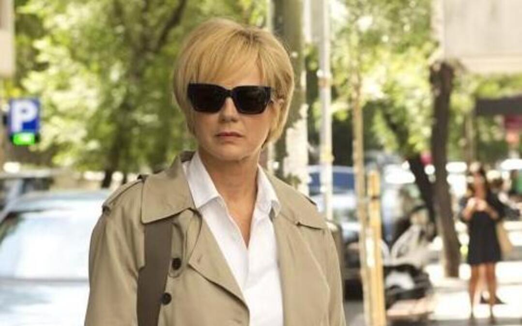 Julieta (Emma Suarez) has given up her teenage daughter for dead, until she learns the girl is grown and has a family.
