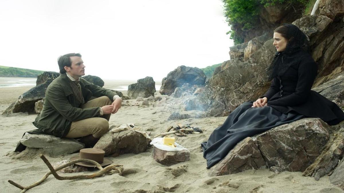 Philip (Sam Claflin) is suspicious of his late guardian’s widow (Rachel Weisz), but then he falls in love with her.