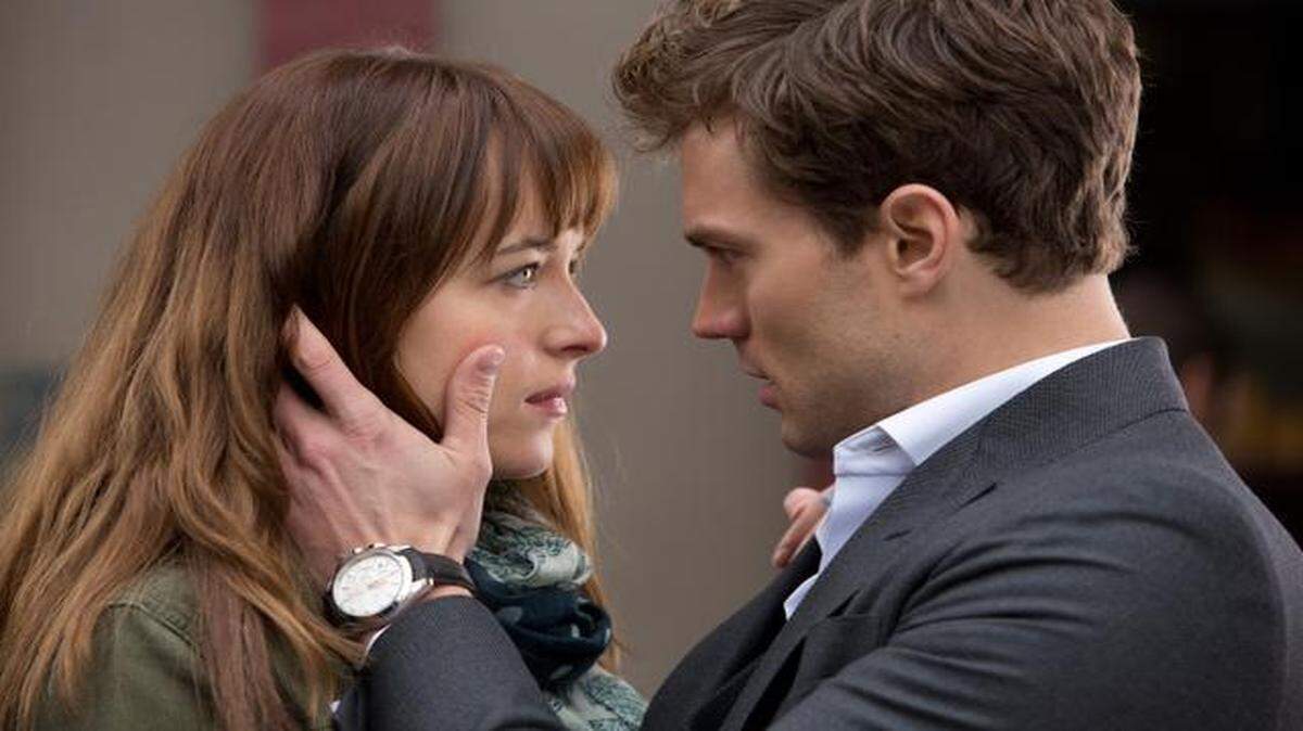 
Anastasia Steele (Dakota Johnson) begins a torrid affair with 27-year-old billionaire Christian Grey (Jamie Dornan). 
