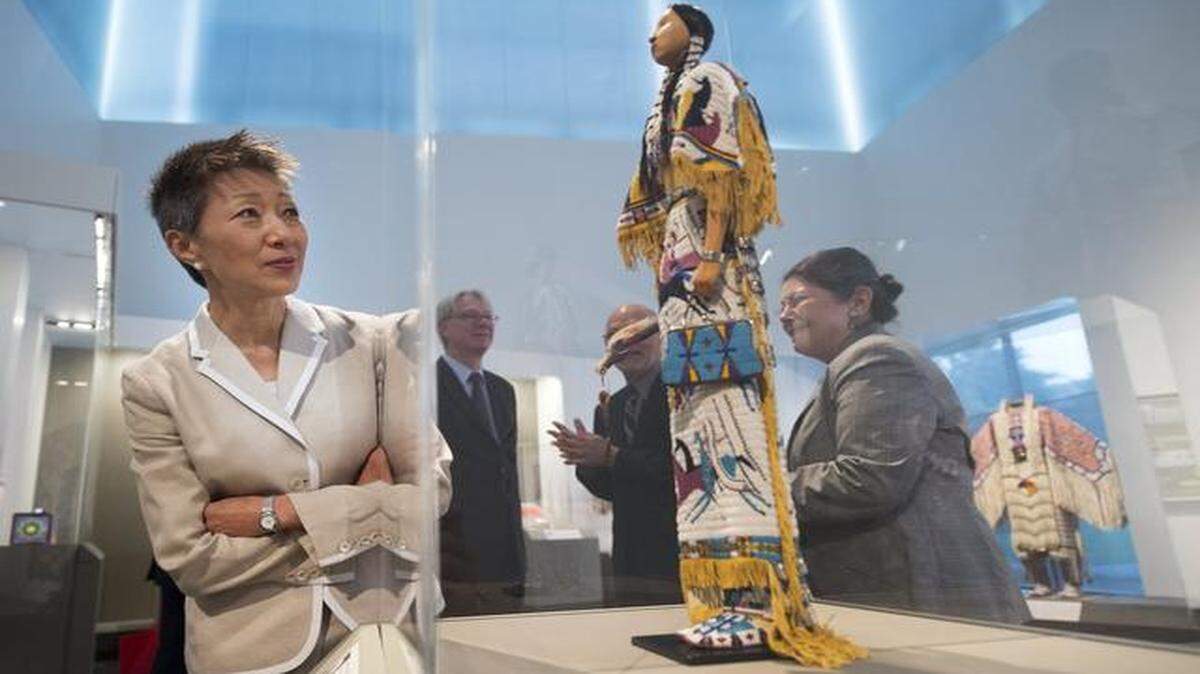 
Jane Chu, chairman of the National Endowment for the Arts, was back in Kansas City on Monday to visit organization that have received NEA funding. As part of the visit, Chu got a private tour of the Nelson-Atkins Museum of Art’s new exhibit, “The Plains Indians: Artists of the Earth and Sky.” The exhibit opens to the public on Friday.
